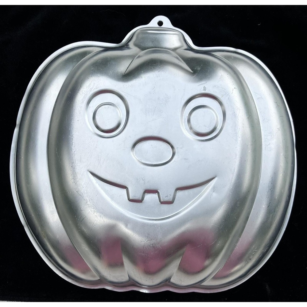 Vintage Wilton 1987 Pumpkin Jack-O-Lantern Aluminum Cake Pan 502-9414 Halloween